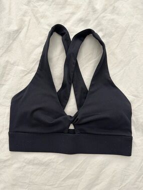 Fabletics Black Oasis Twist Sports Bra